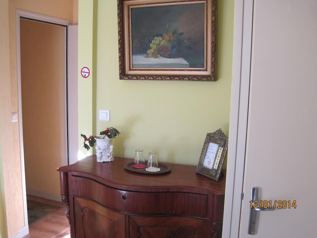Hotel Le Commerce Neuville  Zimmer foto