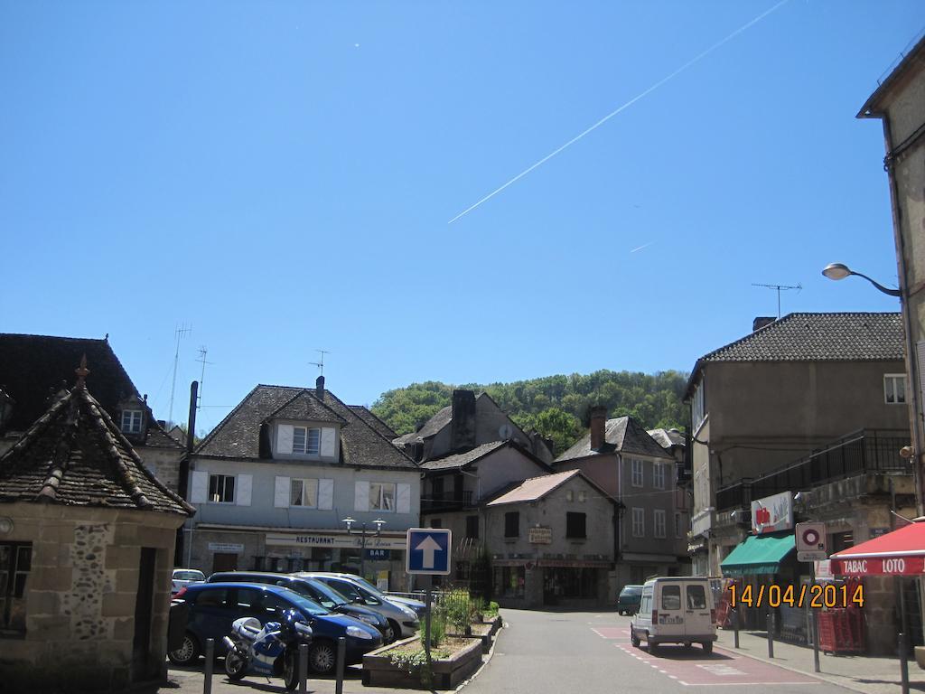 Hotel Le Commerce Neuville  Exterior foto